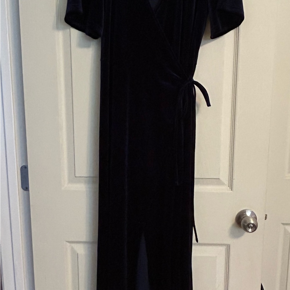 Elegant Navy Blue Velvet Wrap Dress